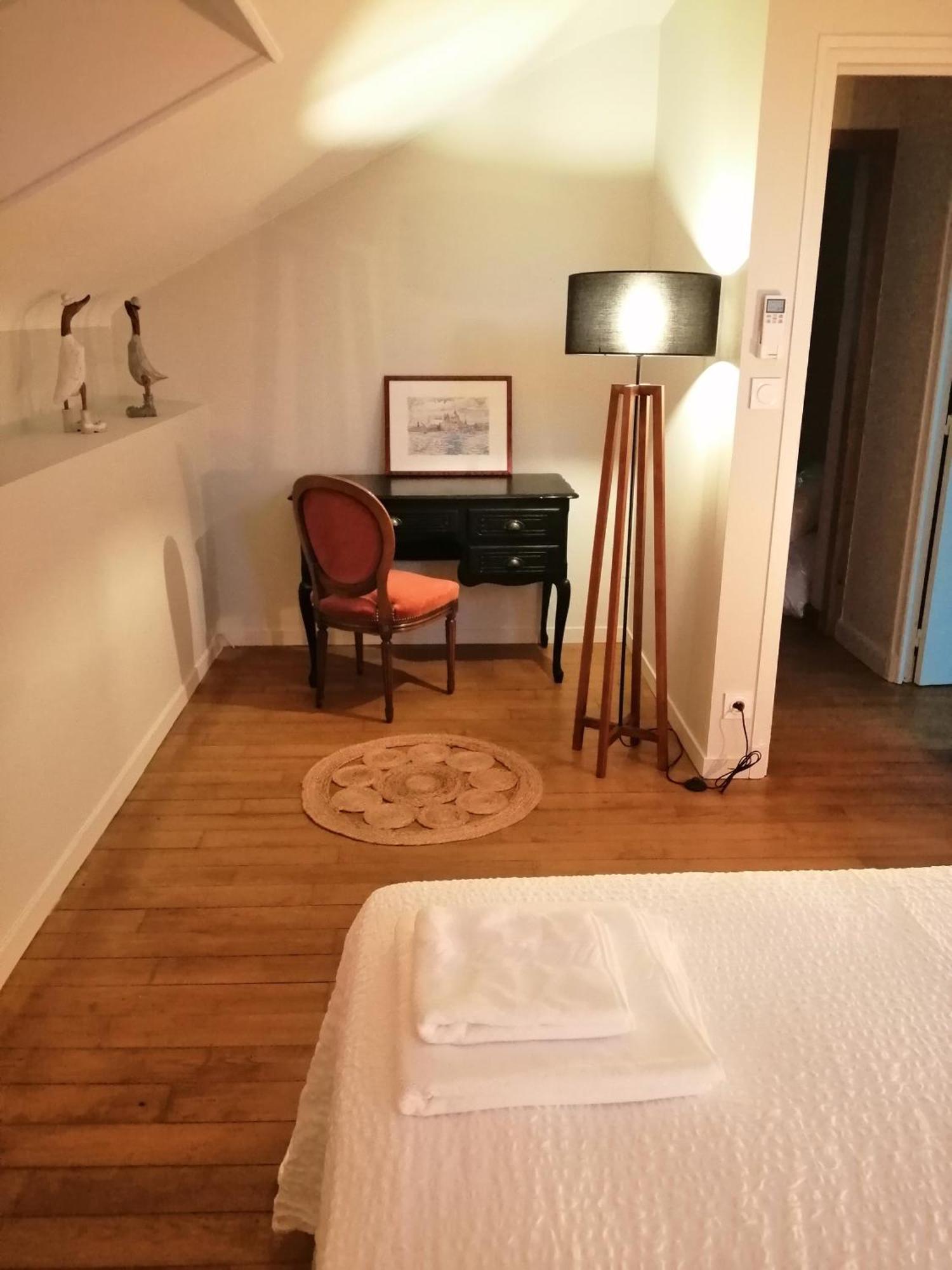 Gite Les Mareillauds - Piscine Salon Екстер'єр фото