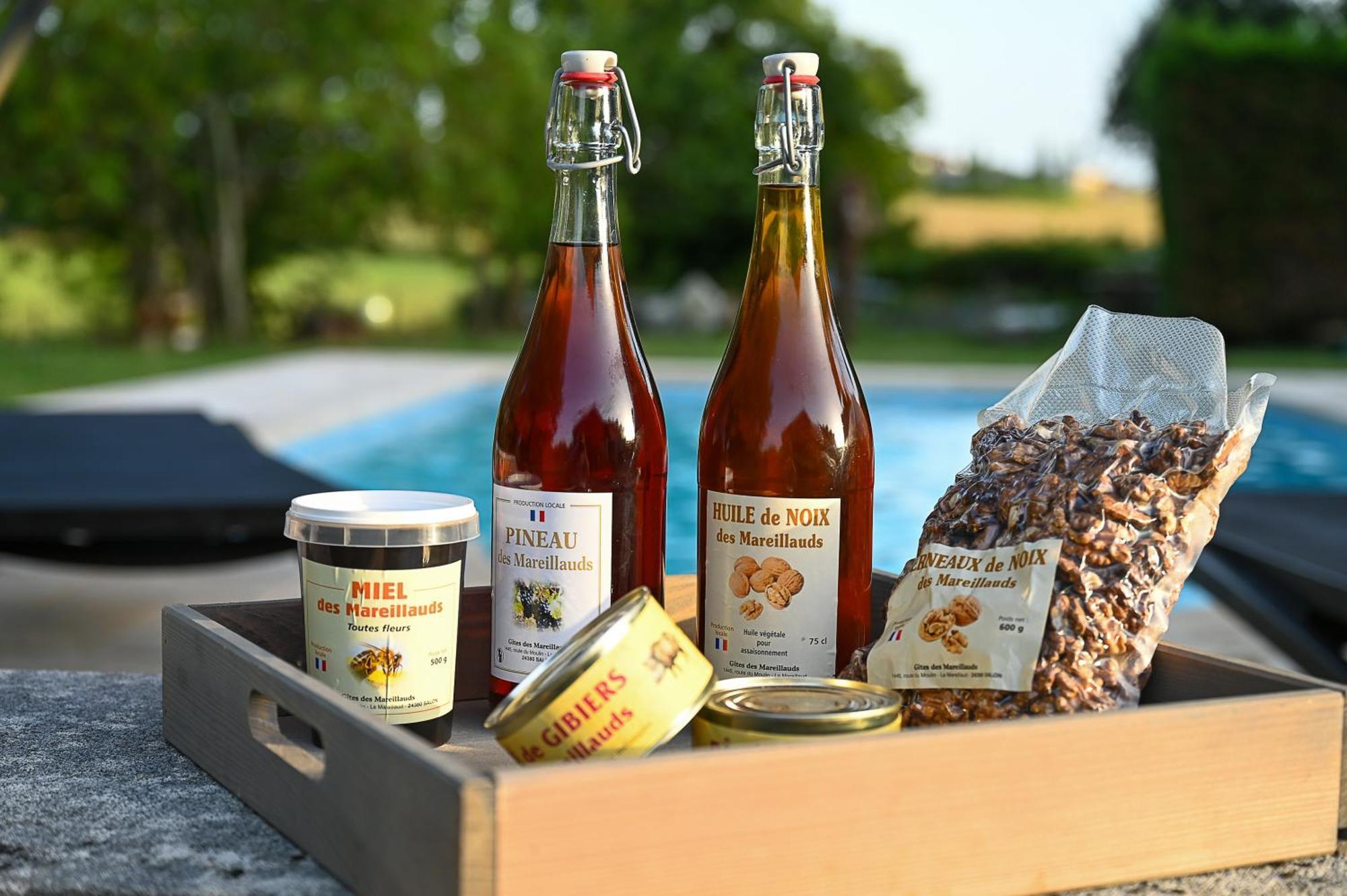 Gite Les Mareillauds - Piscine Salon Екстер'єр фото